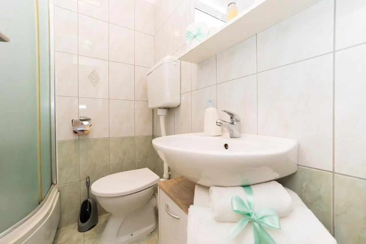 Apartment Mihaela Zara